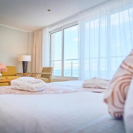 Astoria Hotel 4*