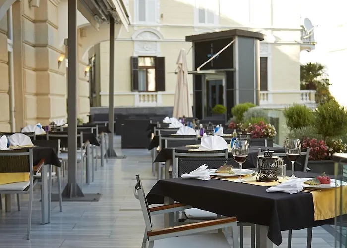 Astoria Hotel 4*