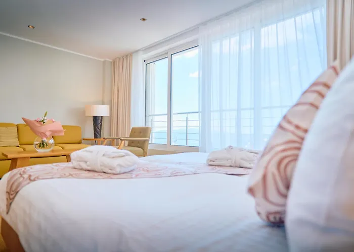 Astoria Hotel 4*