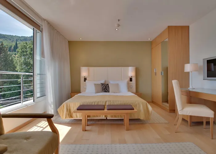 Отель Astoria 4*