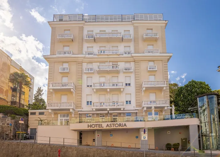 Astoria Hotell 4*
