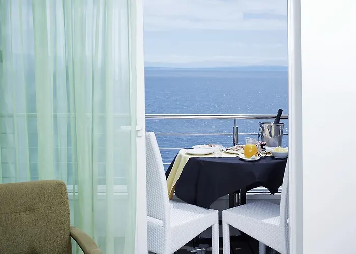Astoria Hotell 4*