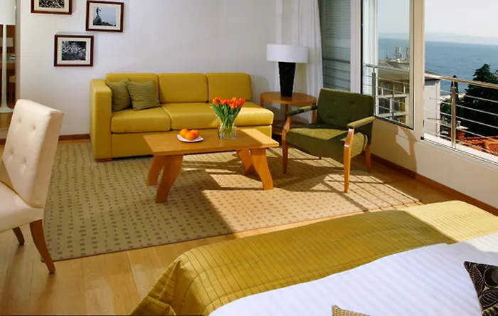 Astoria Отель 4*