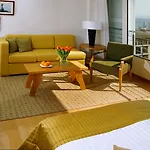 Astoria Hotel 4*