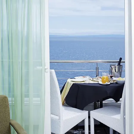 Astoria ホテル 4*
